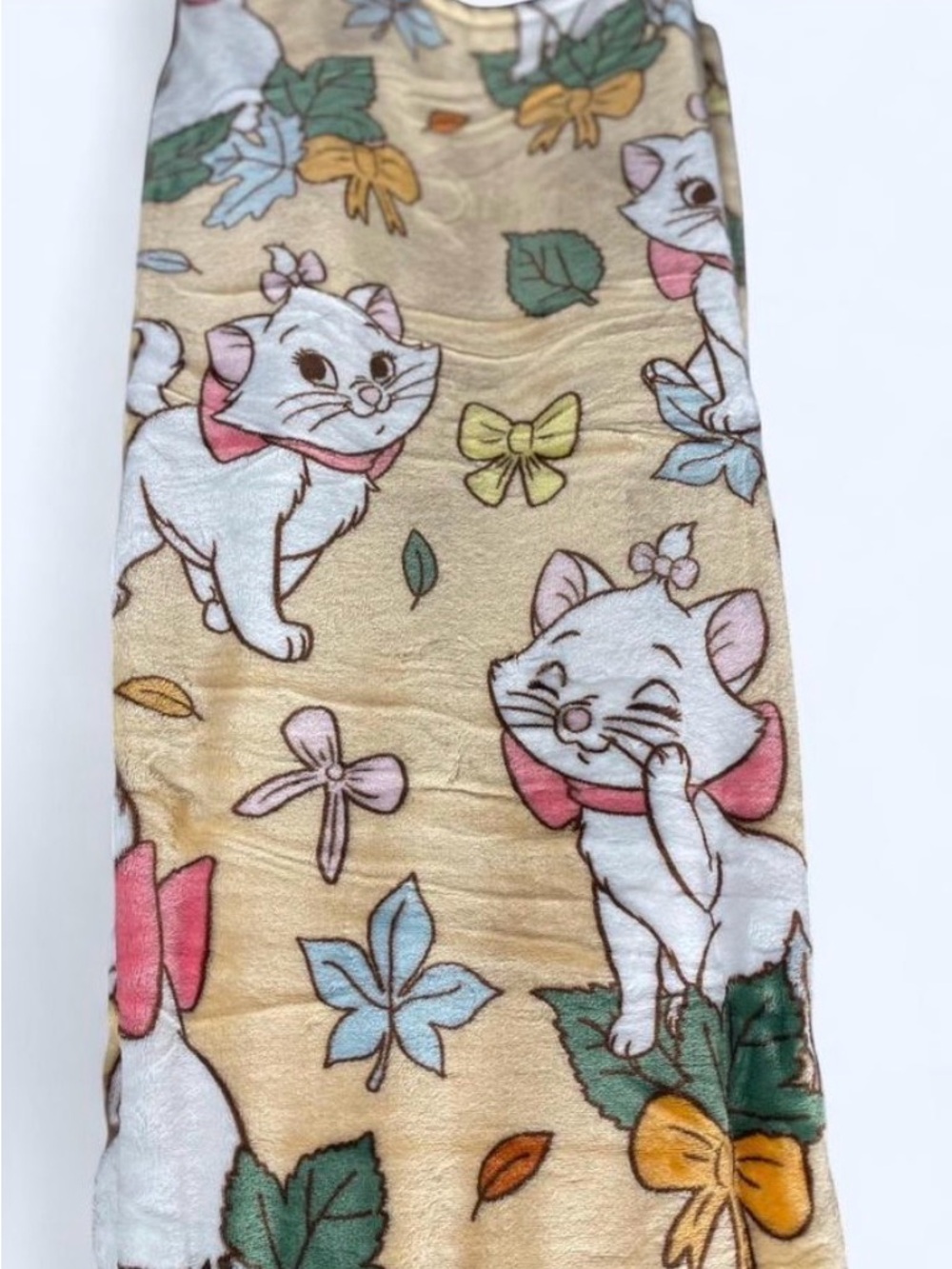 Disney’s Marie from Aristrocats FALL theme Throw